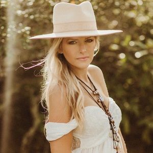 Meet your Posher, Kenley